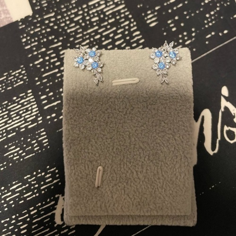 Luxury Crystal blue White Flower Stud Earrings